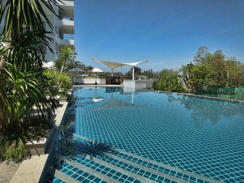 Sansuri Resort - Luxury Apartments Pantai Surin Bagian luar foto