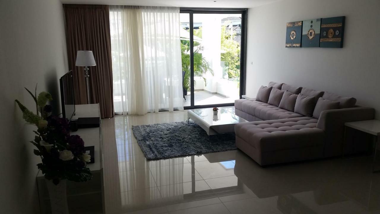 Sansuri Resort - Luxury Apartments Pantai Surin Bagian luar foto