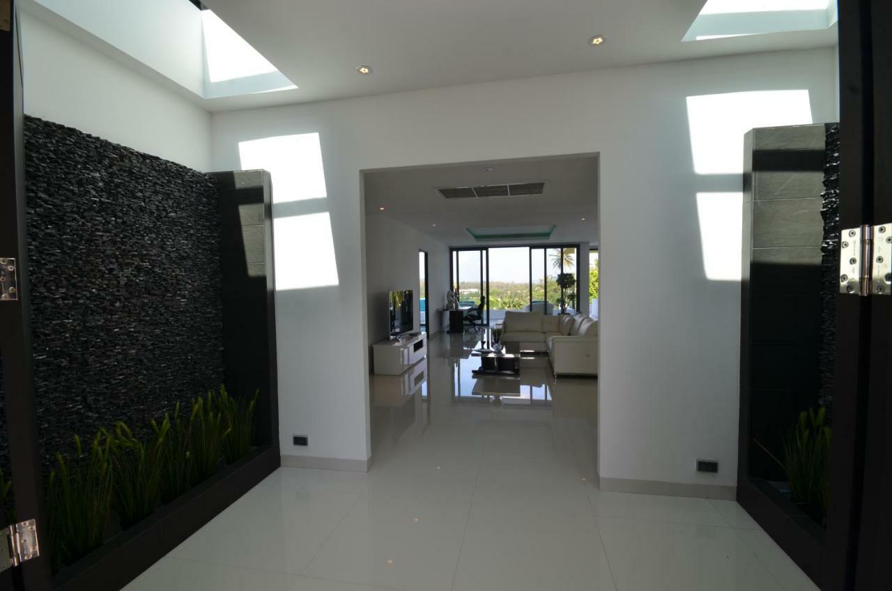 Sansuri Resort - Luxury Apartments Pantai Surin Bagian luar foto